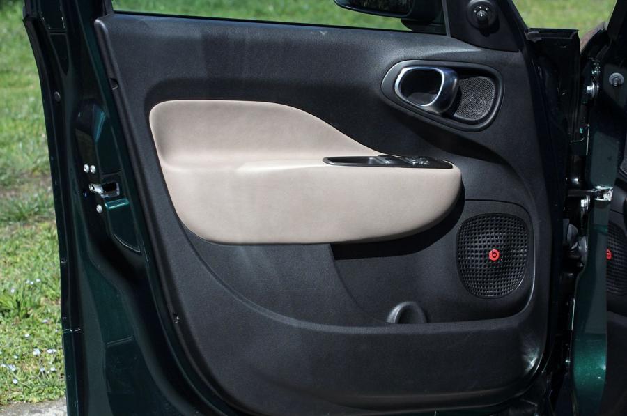  Fiat 500L 2014 года  (фото 23 из 138)